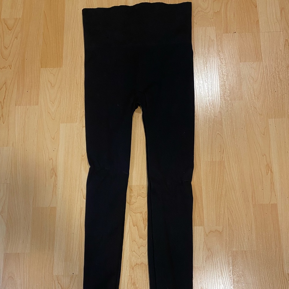 Never Worn Spanx Ribbed Leggings with Tummy control. XL.